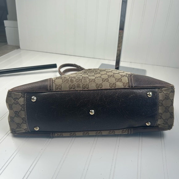 Gucci Beige and Brown Shoulder Bag - Picture 10 of 16